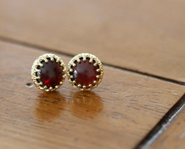 Fancy 14k yellow gold earrings with red garnet (S0411)